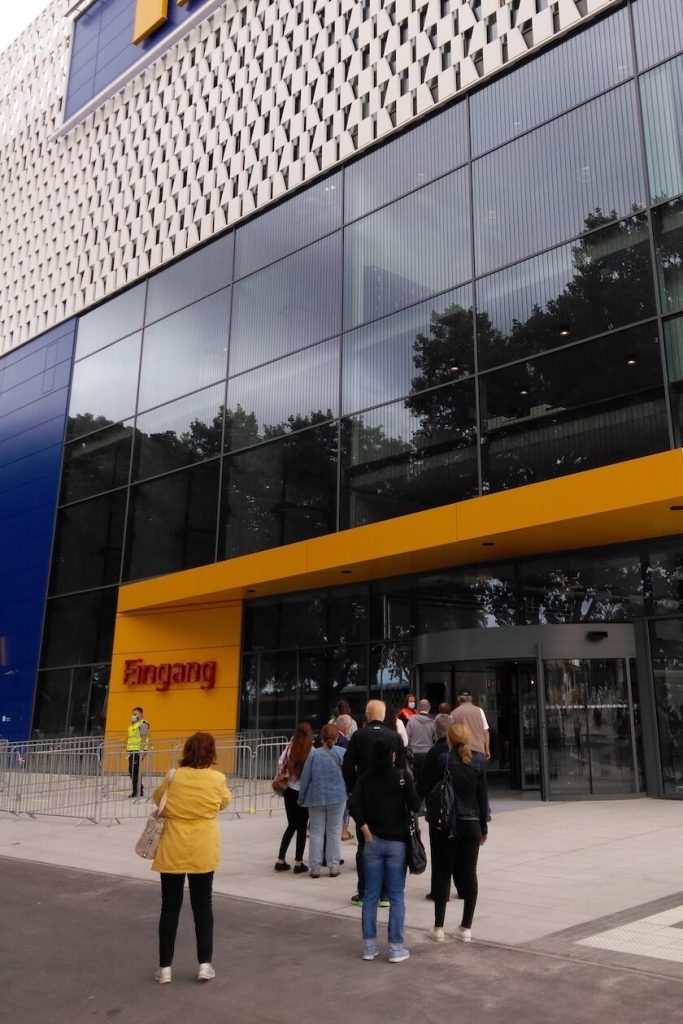 Eingang von Ikea Karlsruhe