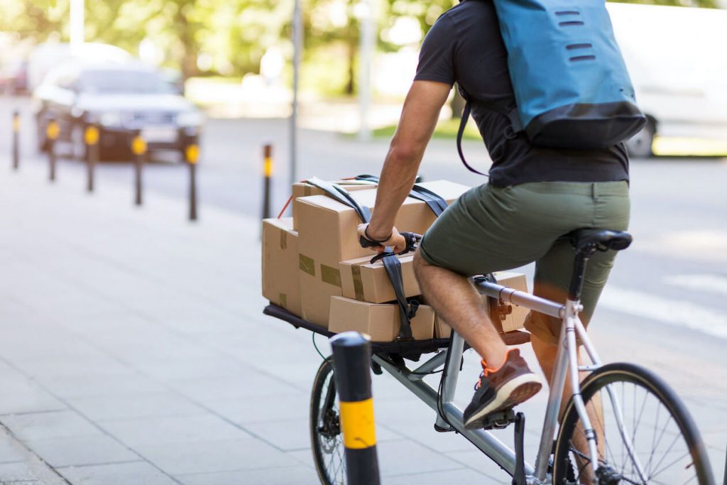 Paket-Transport mit dem Fahrrad