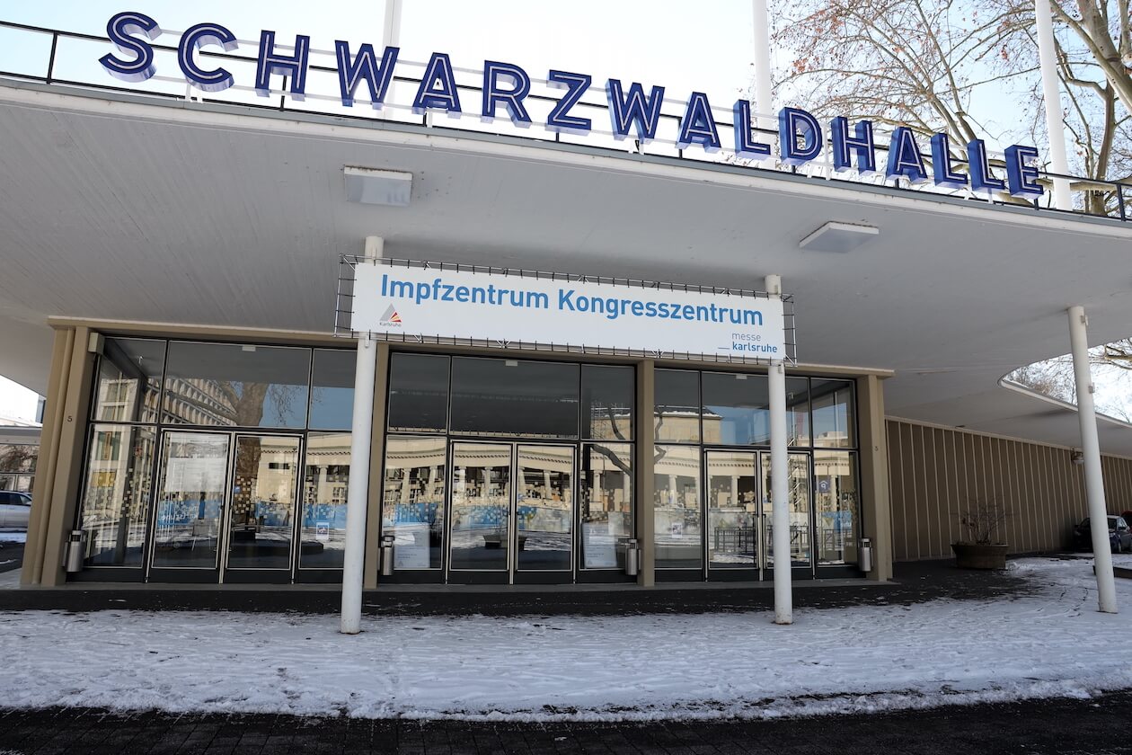 Impfzentrum in der Schwarzwaldhalle in Karlsruhe