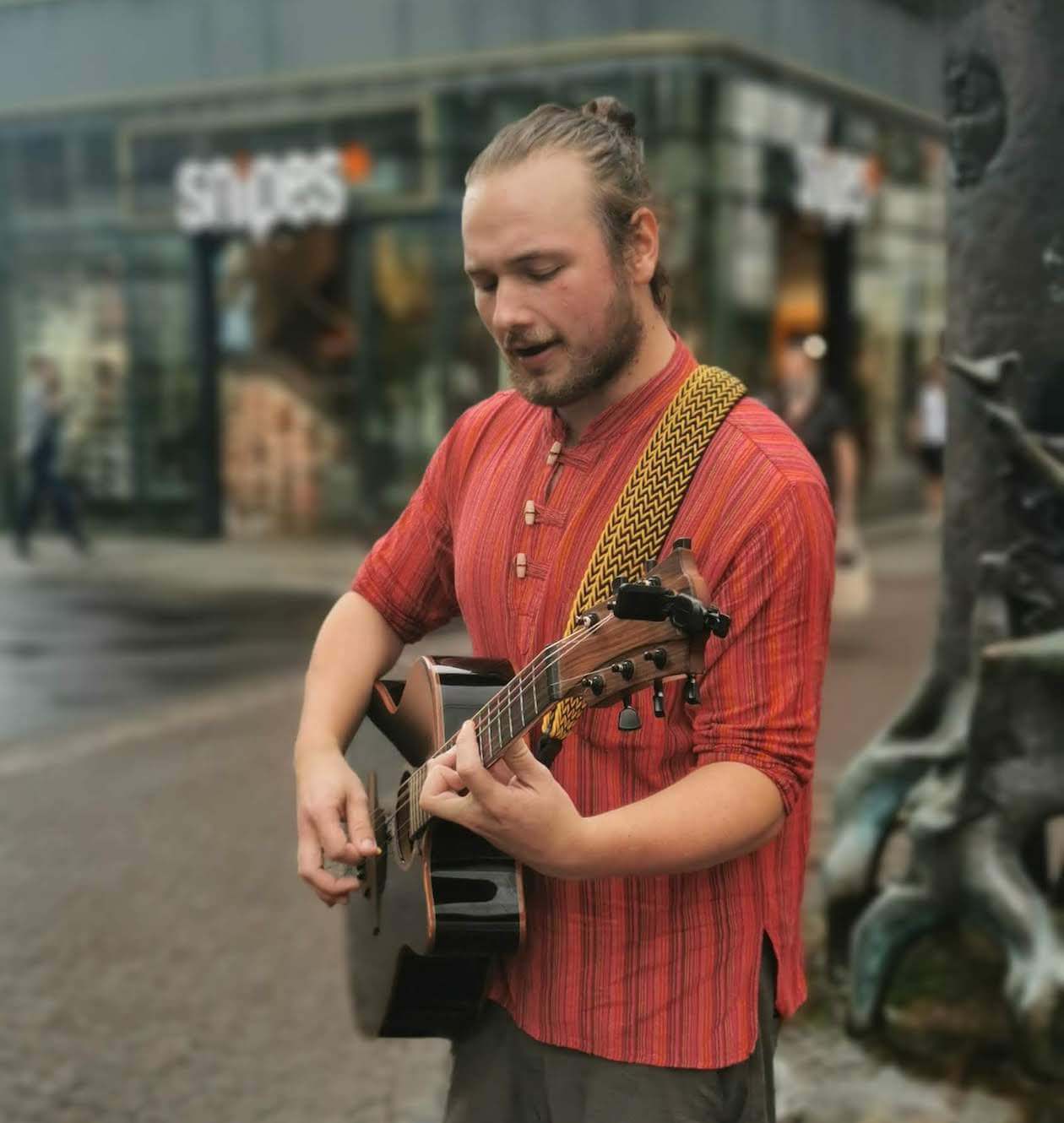 Marcel Buchholz ist Straßenmusiker in Karlsruhe