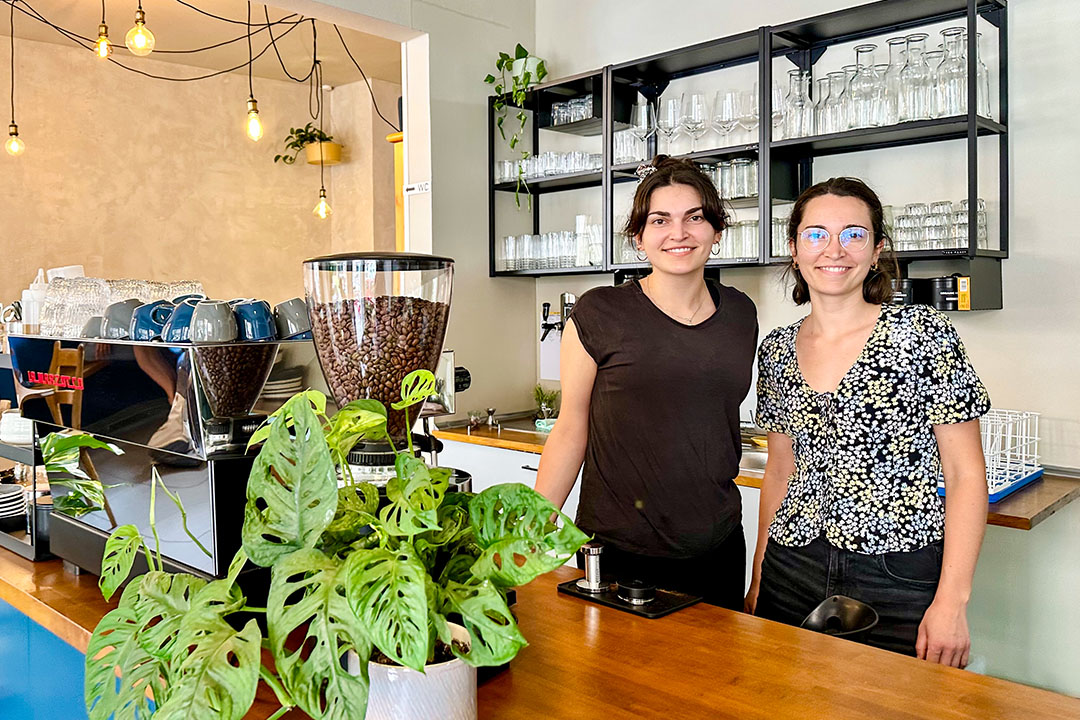 Café Bertis Karlsruhe: die Betreiberinnen Luisa und Leonie Roos (Foto: Julie Studt)