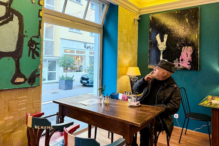 Ast Café und kontrast Secondhand