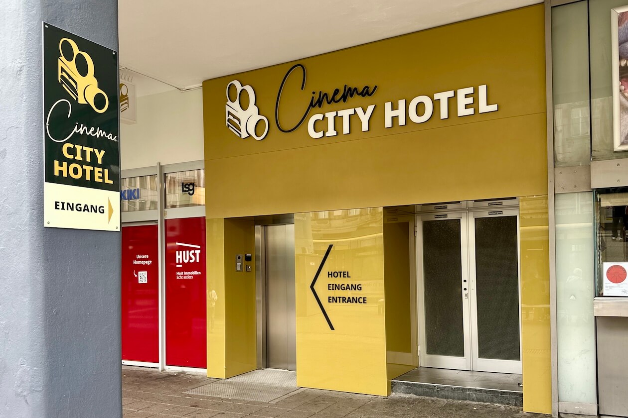 Eingang Cinema City Hotel Karlsruhe