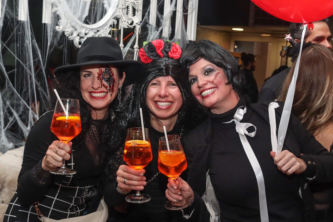 Halloween Aposto : Scruffy's : Shotz 22