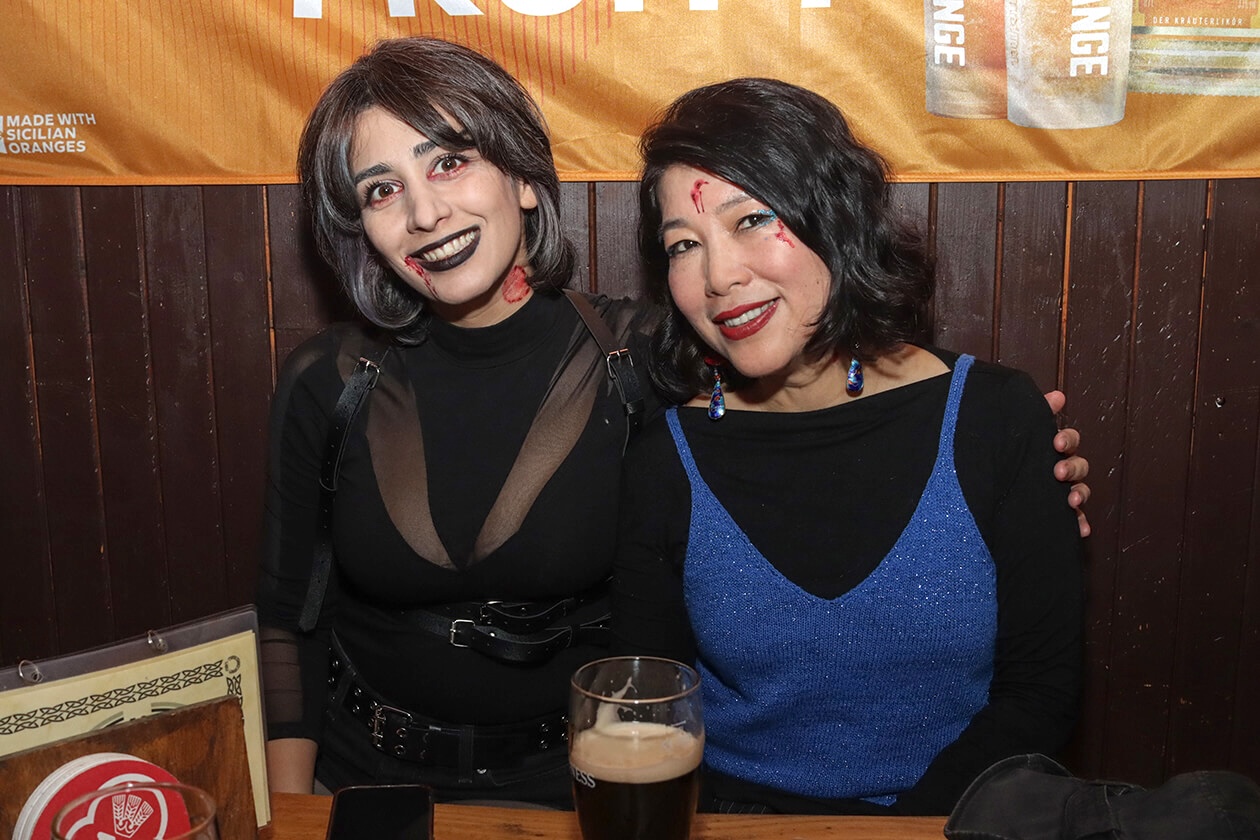 Halloween Aposto : Scruffy's : Shotz 27