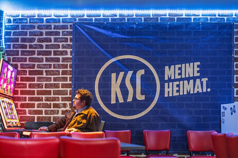 Simple Bar Karlsruhe KSC-Interieur