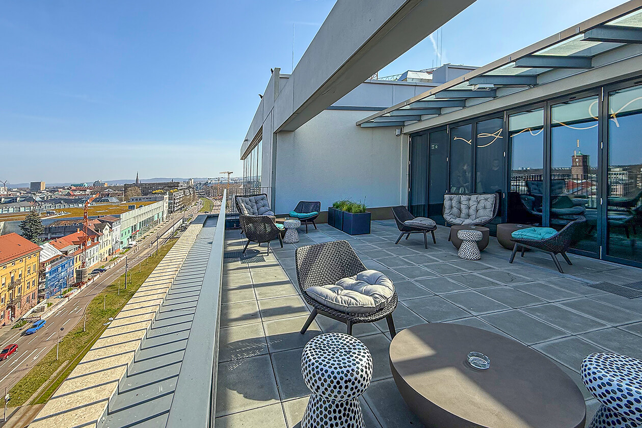 Skybar Motel One Karlsruhe Außenbereich