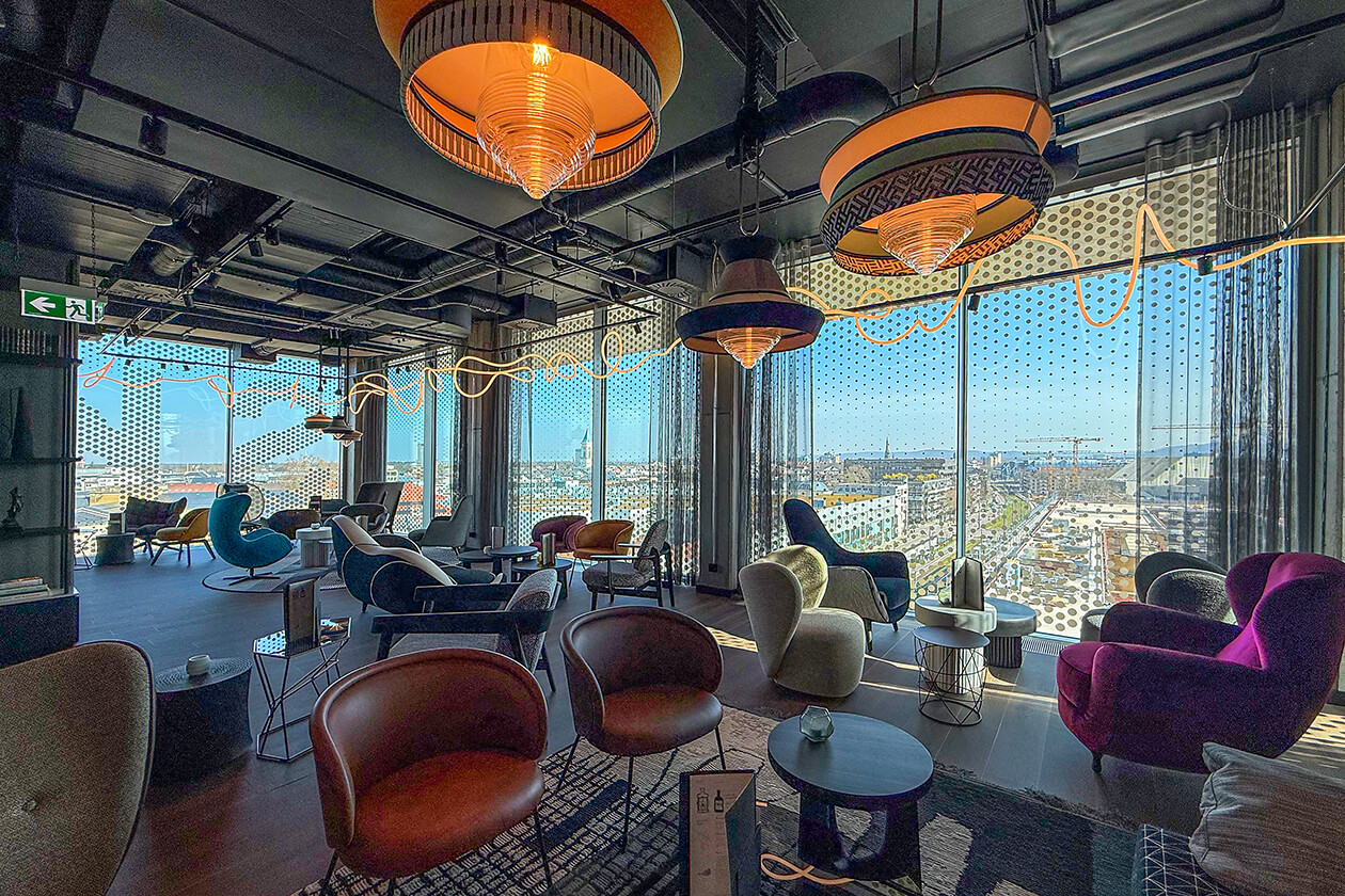 Skybar Motel One Karlsruhe Innenbereich