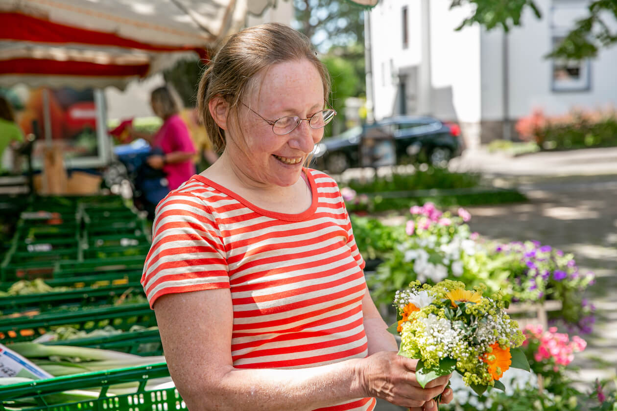 Blumen HWK-Stand Wochenmarkt Weiherfeld-Dammerstock