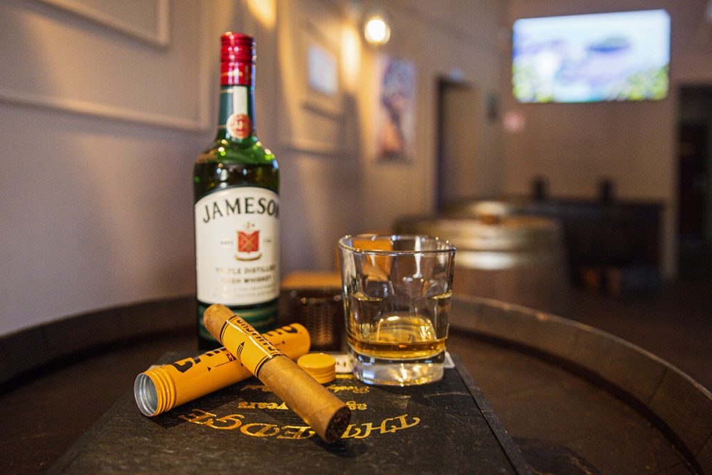Cohiba Whiskey und Zigarren