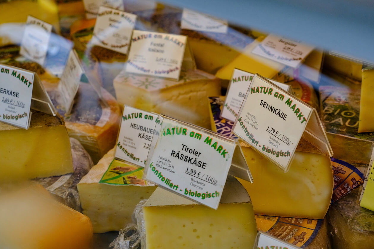 Käsetheke Grünkern Wochenmarkt Gutenbergplatz