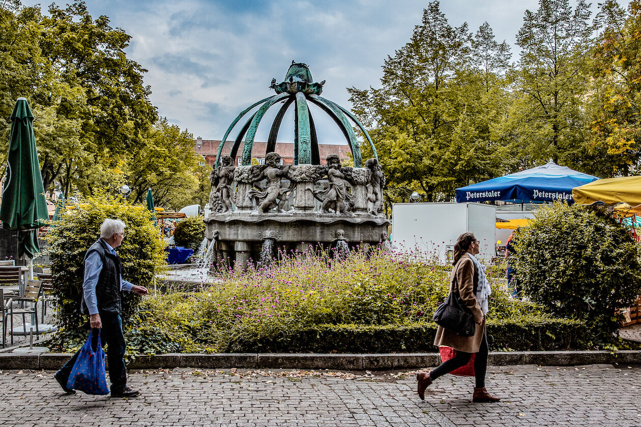 Krautkopfbrunnen Wochenmarkt Gutenbergplatz
