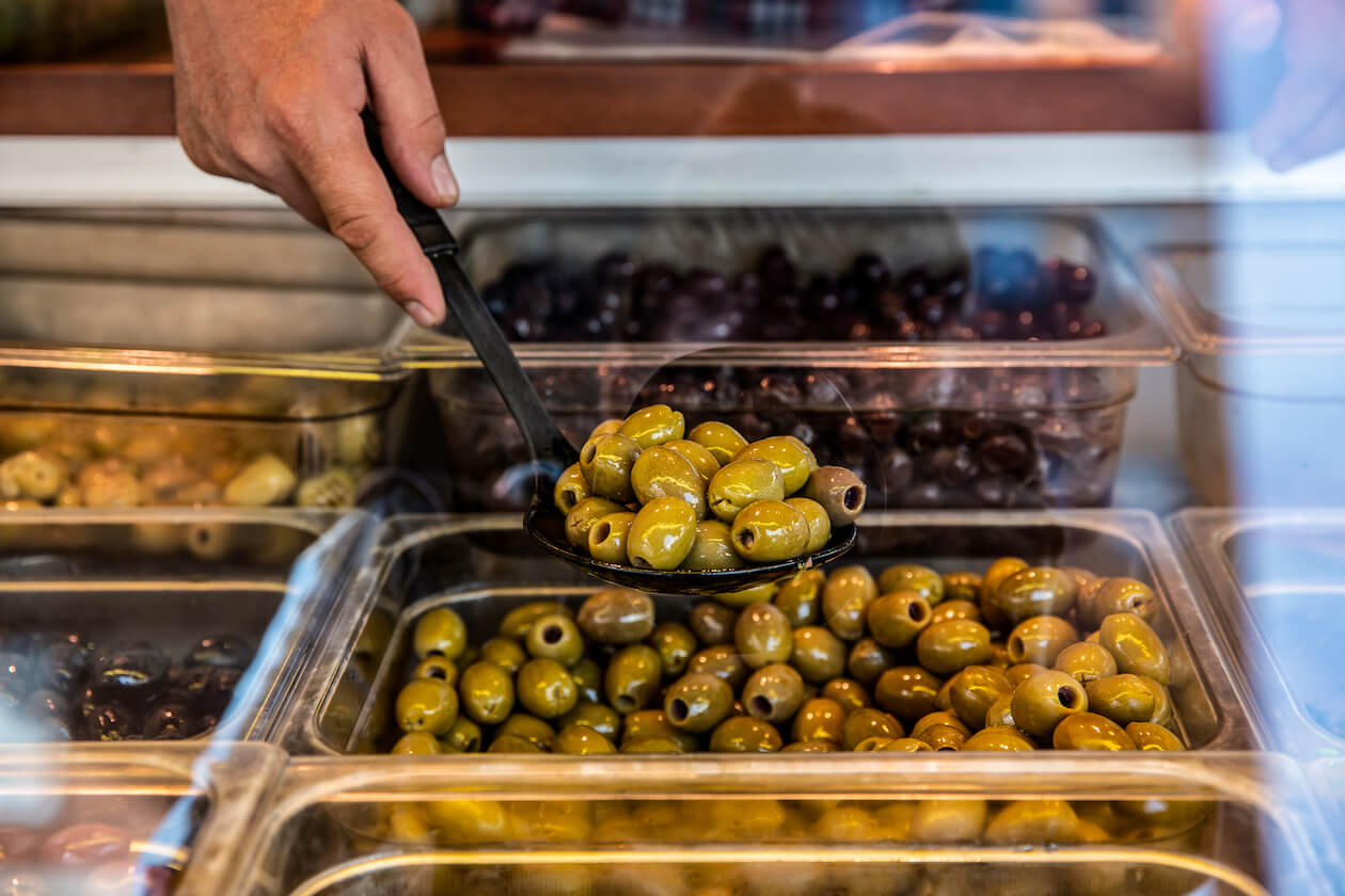 Oliven Yildiray Kumlu Wochenmarkt Kronenplatz