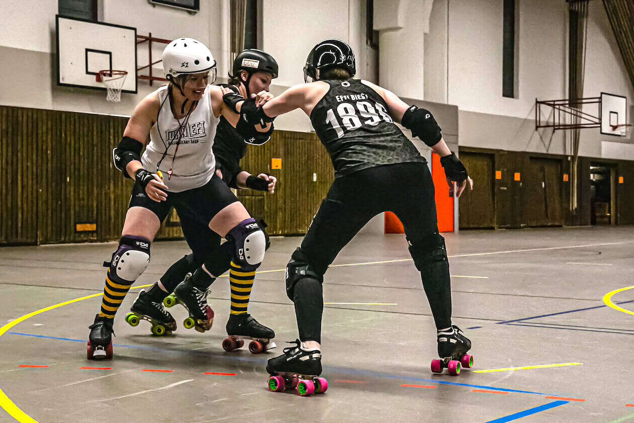 Rollerderby Training Rheinstrandhalle Daxlanden Karlsruhe