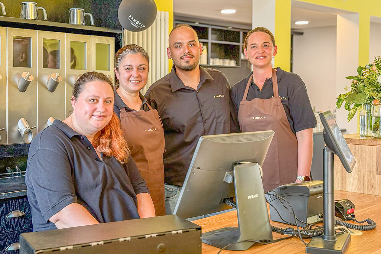 Samocca Augustine Café Karlsruhe Team an der Theke